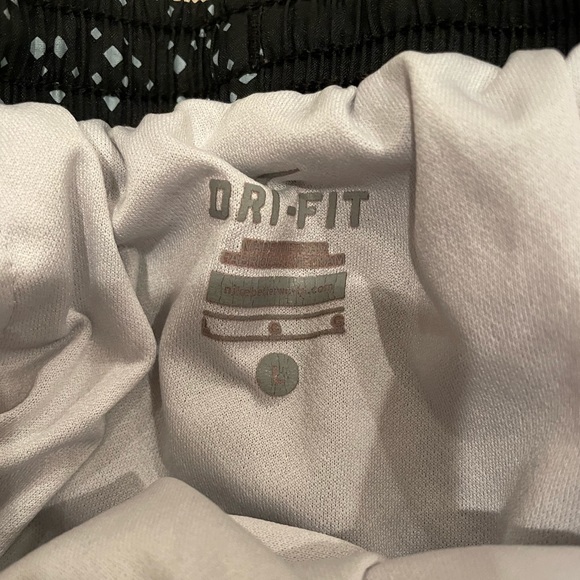 youth large SOLD OUT EVERYWHERE nike shorts !! these are never coming back!! - Picture 3 of 5